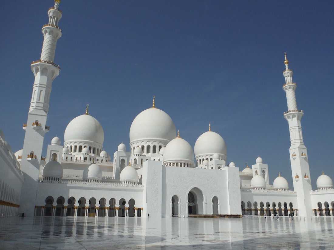 sheikh zayed mosque inside