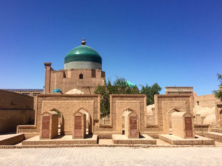 uzbekistan travel solo