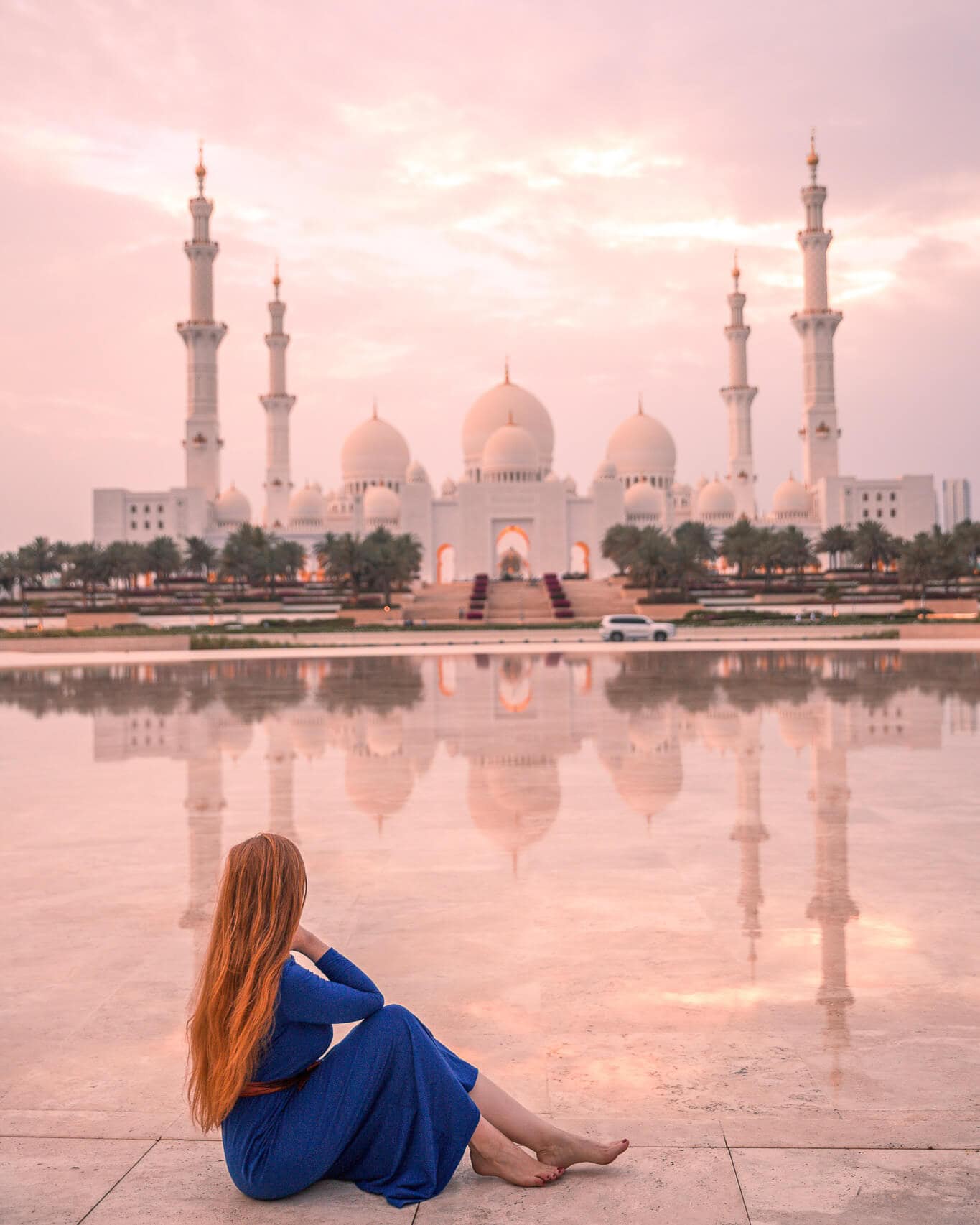 woman tourist in abu dhabi